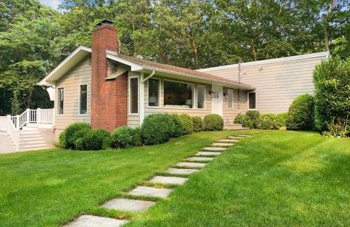 Springs Casa | Contemporary 3BR Retreat in East Hampton