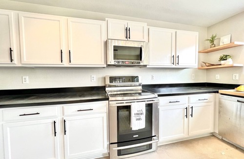 Wetmore Casa | Contemporary 4-Bed Home Steps from Downtown & ATT Center