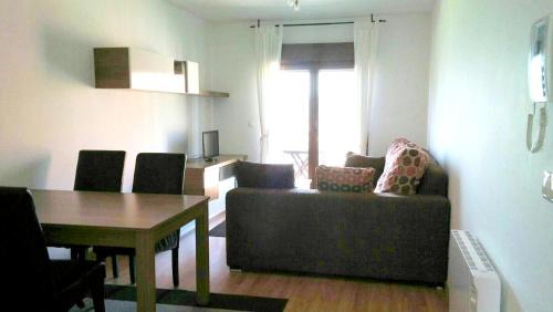 Palmeira Apartamento | Contemporary Apartment in Riveira + Sea View