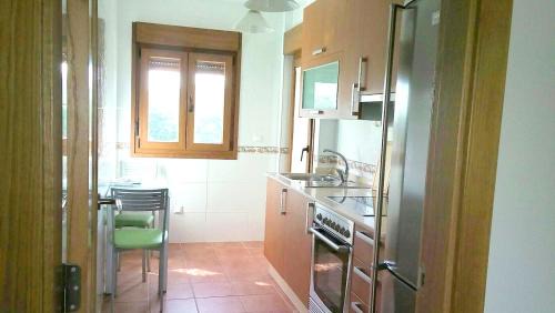 Palmeira Apartamento | Contemporary Apartment in Riveira + Sea View
