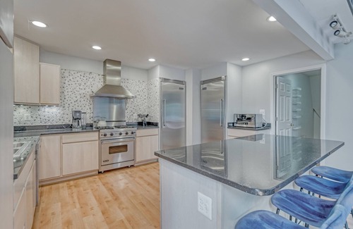 Haymarket Casa | Contemporary Architectural Gem: Modern Retreat 5 Bedroom Home