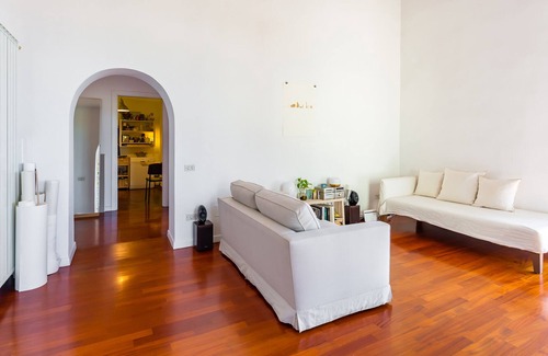 Vittorio Emanuele Apartamento | Contemporary Art House with a view