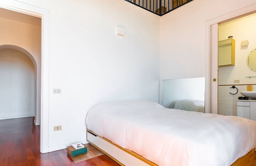 Vittorio Emanuele Apartamento | Contemporary Art House with a view