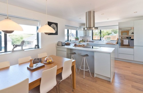 Widemouth Bay Casa | Casa de playa contemporánea - ¡Perfectamente ubicado en la bahía de Widemouth!