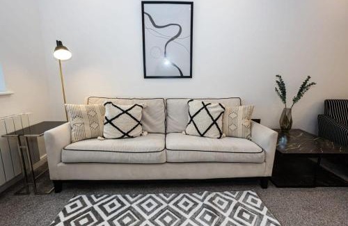 Bolton Apartamento | Contemporary Bolton Apartment in Central Location