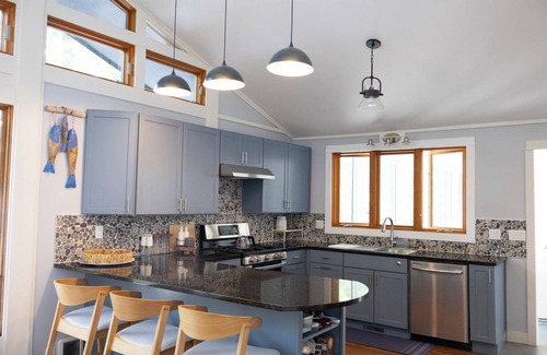 Lansing Casa | Contemporary Cayuga Lakehouse 3BR/3BA / Sleeps 9