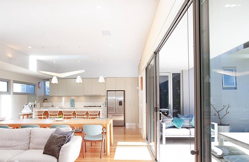 Clovelly Casa | HOGAR CONTEMPORÁNEO DE CHLO CLOVELLY - organizado por: L'Abode Accommodation🎭