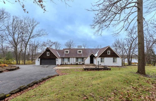 Homer Glen Casa | Contemporary Classic Mansion on .8 acred Wooded Estate with Private Lake.