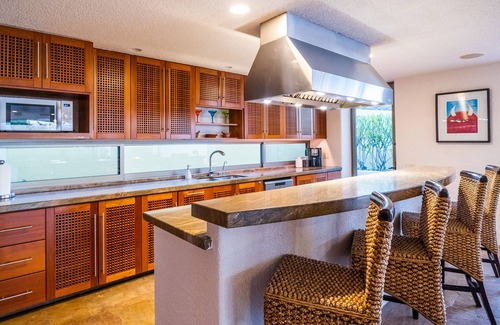 Pedregal Casa | Villa moderna y espaciosa con vista al mar, piscina enorme, a 2 cuadras del puerto deportivo