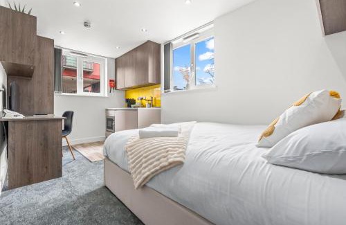 Coventry Apartamento | Contemporary Comfort Steps from Ricoh Arena