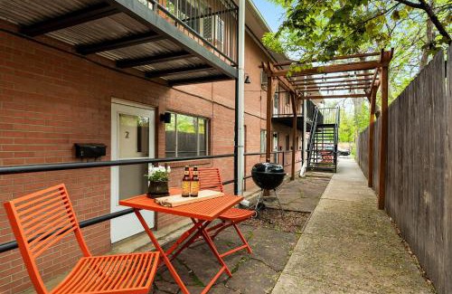 Old Town Apartamento | Contemporary condo in the heart of Old Town