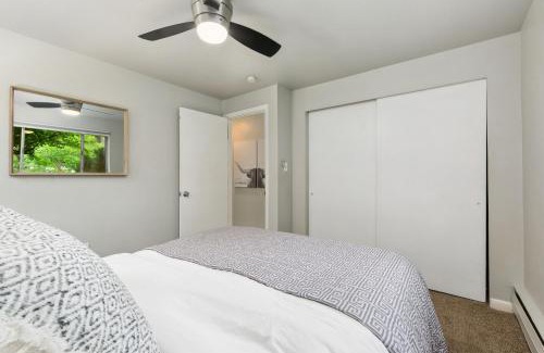 Old Town Apartamento | Contemporary condo in the heart of Old Town