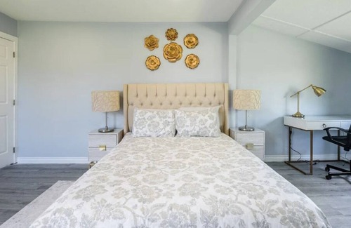 Dunnville Cabaña | Contemporary, Cozy and Spacious Cottage