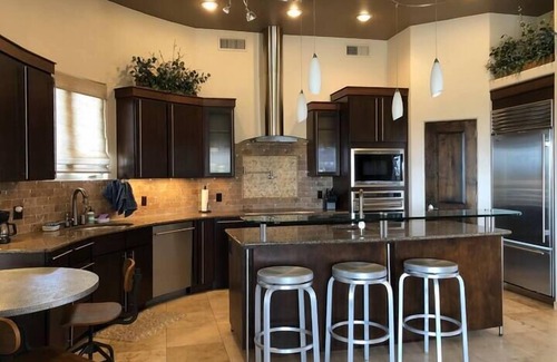 Las Cruces Casa | Contemporary Elegance