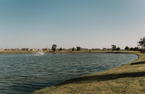 Lake Charles Casa | Contemporary Fast Wifi Comfortable