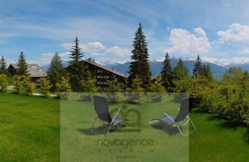 Anzere Apartamento | Apartamento contemporáneo que ofrece una superficie habitable de aproximadamente 230 m2 con el jardín. Calurosamente