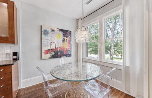 Cherry Casa | Contemporary gem in the Heart of Myers Park
