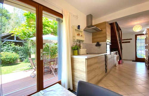 Augreilh Casa | Casa contemporánea con piscina climatizada con energía solar