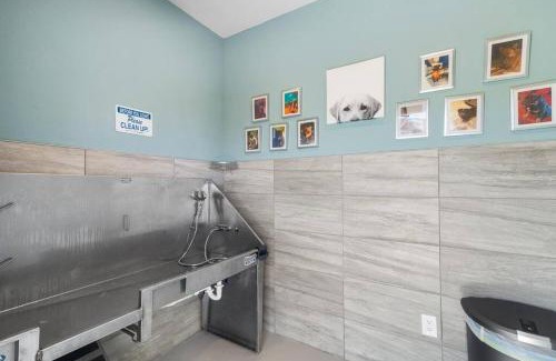 Melbourne Apartamento | Contemporary Haven with Modern Amenities