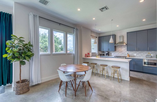 Galindo Casa | Austin Retreat - Unit A