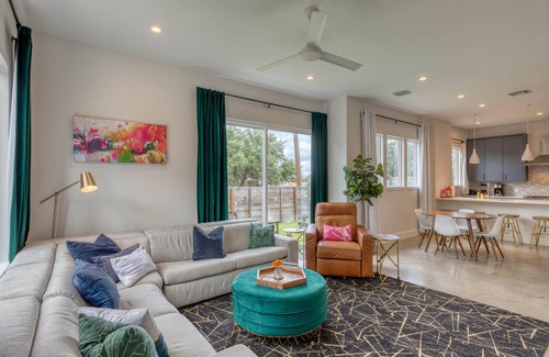 Galindo Casa | Austin Retreat - Unit A
