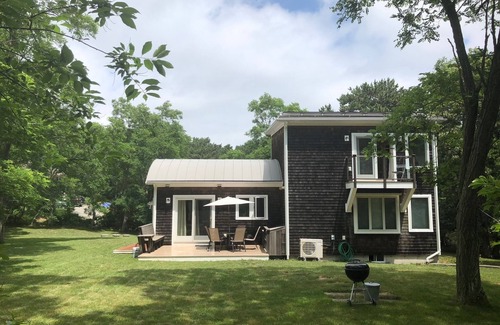 Wellfleet Casa | Contemporary Home Near Lieutenant's Island (CS0009)