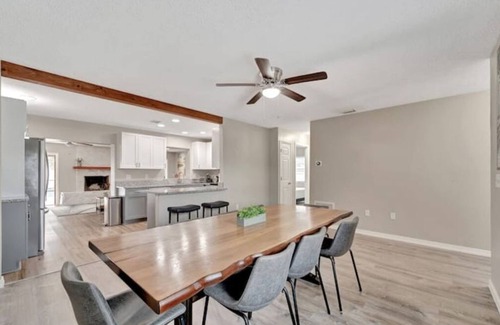 Lake Sarasota Casa | Contemporary Home with heated LARGE POOL and SPA