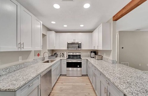 Lake Sarasota Casa | Contemporary Home with heated LARGE POOL and SPA