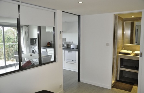 Les Vans Cabaña | Contemporary house in a charming