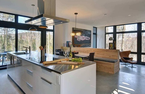 Lac-Superieur Chalet De Esquí | Contemporary in Nature Cabin w/ Spa, Sauna & EV Friendly