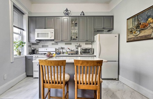 McGinley Square Casa | Contemporary Jersey City Abode ~ 5 Mi to NYC!
