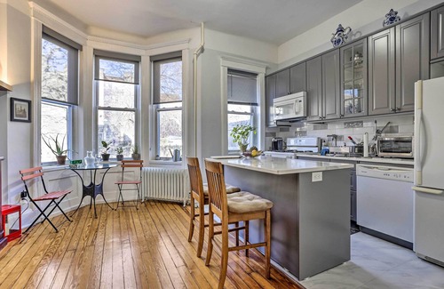 McGinley Square Casa | Contemporary Jersey City Abode ~ 5 Mi to NYC!