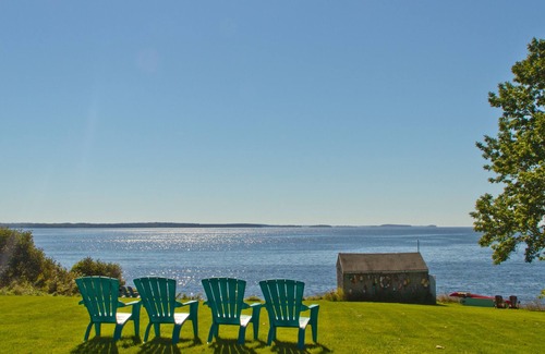 Lincolnville Apartamento | Loft contemporáneo con vistas al mar, bañera de hidromasaje y playa privada!