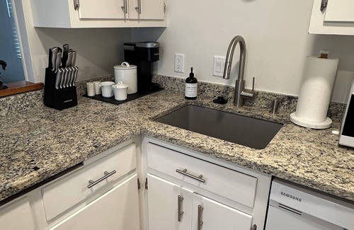 West Allis Casa | Contemporary Milwaukee 2BR Home with All Comforts and Prime Location