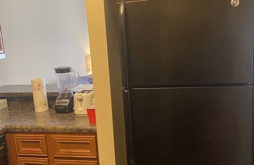 St. Charles Apartamento | Contemporary modern furnished studio apt.