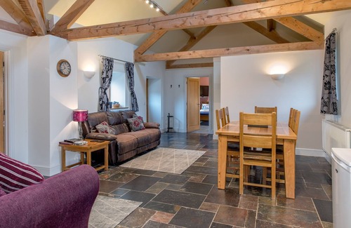 Horton Casa | Contemporary, modern barn conversion with private hot tub