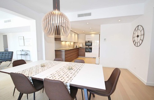 Nueva Andalucia Condominio | ¡A pocos minutos a pie del Centro Plaza y Puerto Banús!