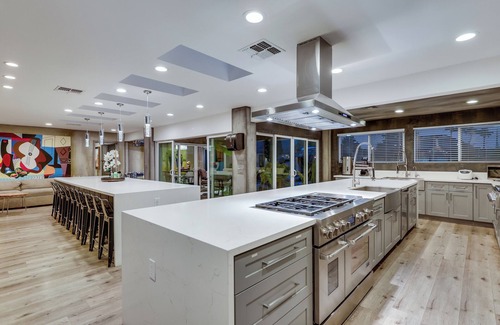 Las Vegas Villa | 12BR/12BA Contemporary Private Villa w/ Pool, Sports Court, Strip Views