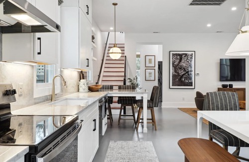 Historic Downtown Savannah Casa | Contemporary Savannah Retreat | Near Forsyth Park