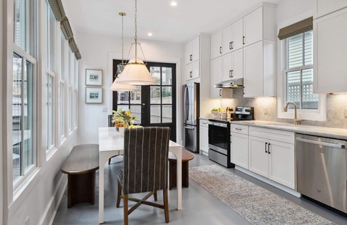 Historic Downtown Savannah Casa | Contemporary Savannah Retreat | Near Forsyth Park