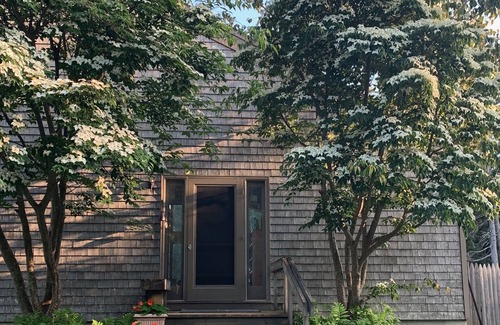 Stonington Casa | Contemporáneo Shorefront Home on Quiet Cove