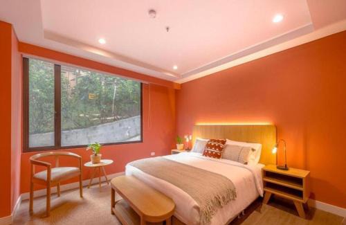 Los Naranjos Apartamento | Contemporary Space Steps from El Tesoro 305