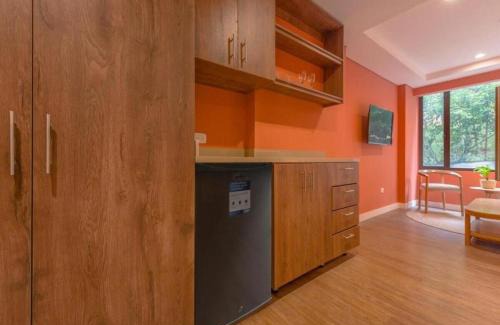 Los Naranjos Apartamento | Contemporary Space Steps from El Tesoro 305