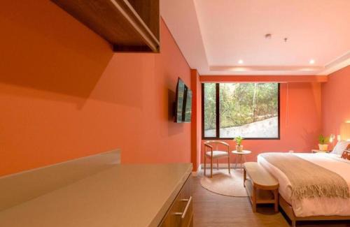 Los Naranjos Apartamento | Contemporary Space Steps from El Tesoro 305