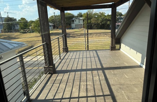 Red River Cultural District Casa | Contemporary & Spacious Rental Near Downtown & UT: Perfect for Short Stays!
