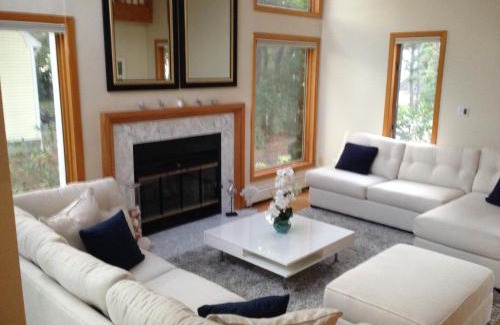 Mashpee Casa | Contemporary & Spacious South Cape Beach House