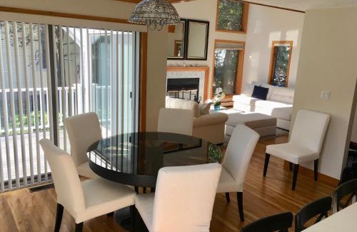 Mashpee Casa | Contemporary & Spacious South Cape Beach House