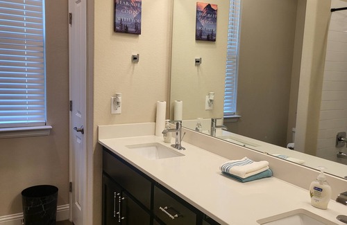 Midlothian Casa | Contemporary Three Bedroom House
