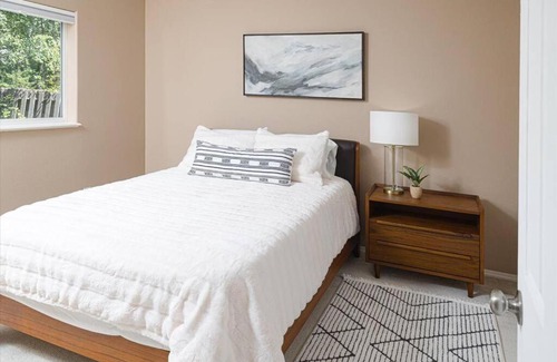 Turnagain Casa | Contemporary Turnagain Townhome