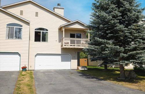 Turnagain Casa | Contemporary Turnagain Townhome